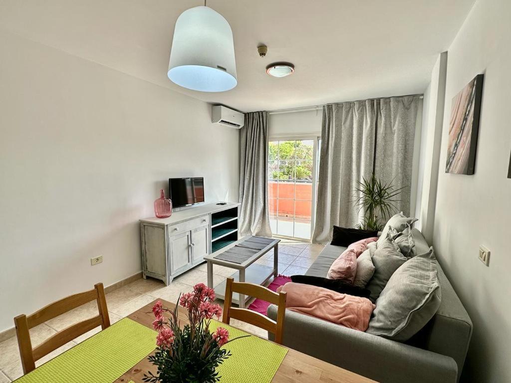 Sunny Apartment & Heated Pool Los Cristianos  Exterior foto